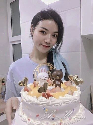 Lanlan Profile image 3